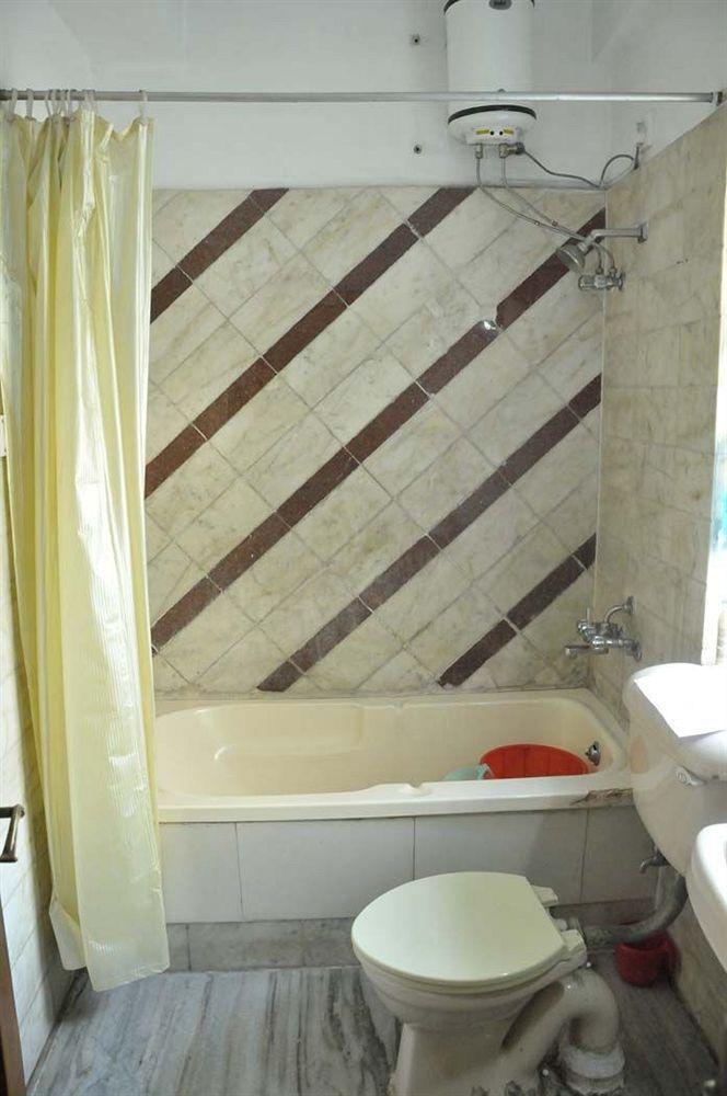 Hotel Heera International โกลกาตา ภายนอก รูปภาพ