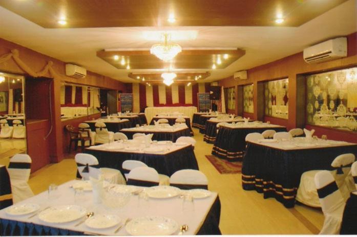 Hotel Heera International โกลกาตา ภายนอก รูปภาพ