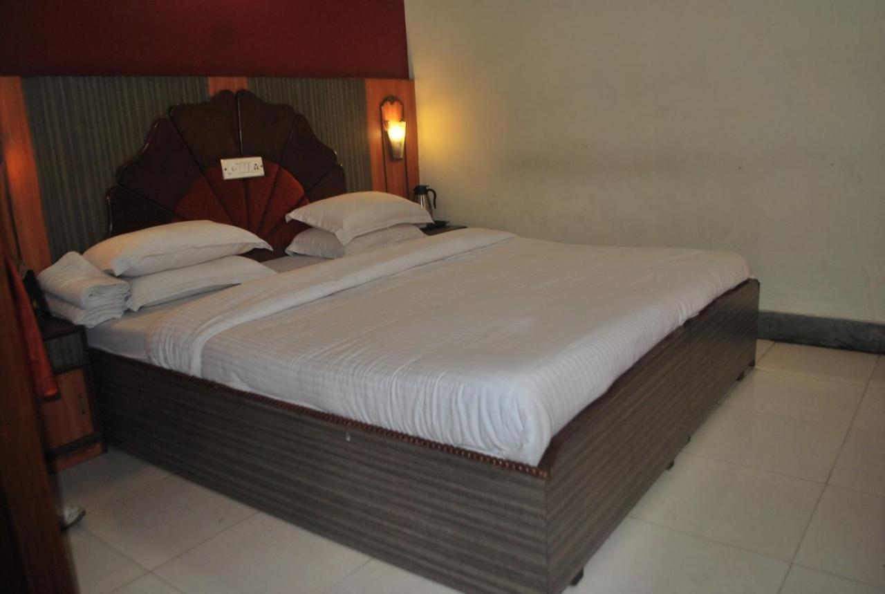 Hotel Heera International โกลกาตา ภายนอก รูปภาพ